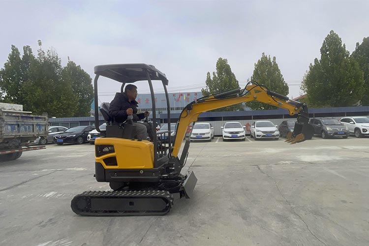 1.8T lánctalpas kotrógép