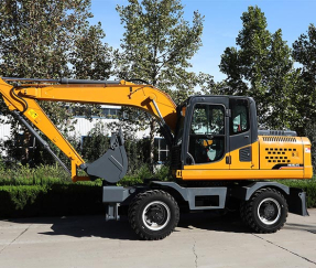 Wheeled excavator, low energy consumption, engine using Comis famous brand