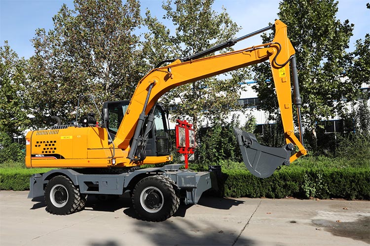 15,5 ton grote graafmachine op wielen