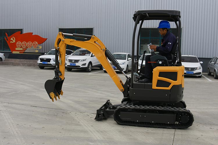 1.8T lánctalpas kotrógép